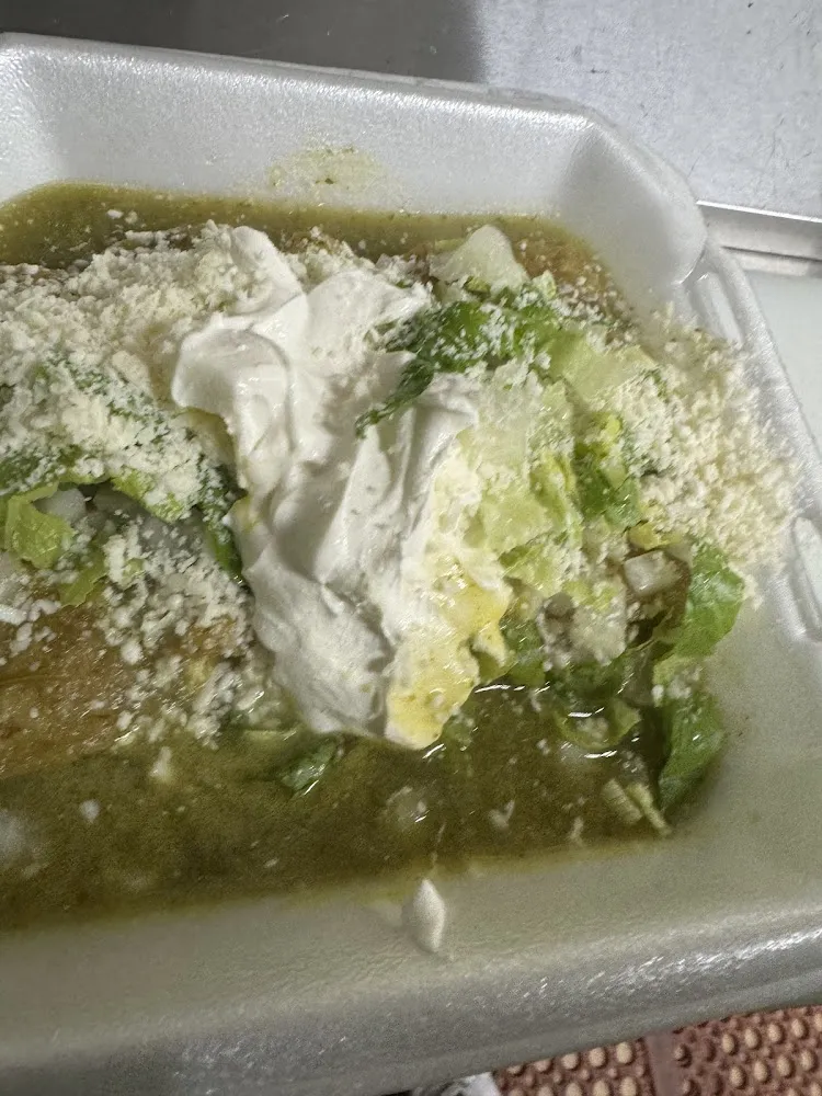 Enchiladas Verdes de Pollo Green Salsa Chicken Enchiladas